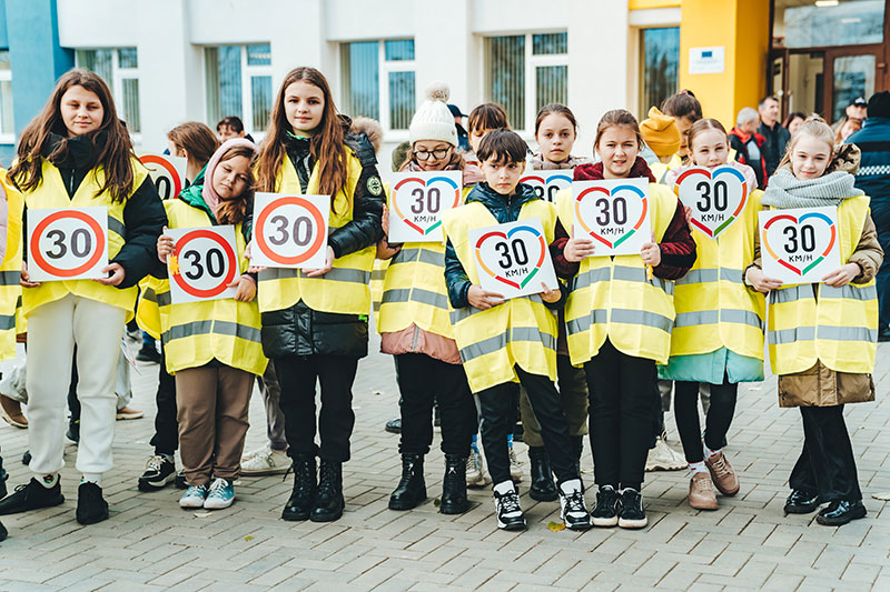 Moldova’s Road Traffic Regulations include the mandatory reduction of speed to 30km/h around schools across the nation.